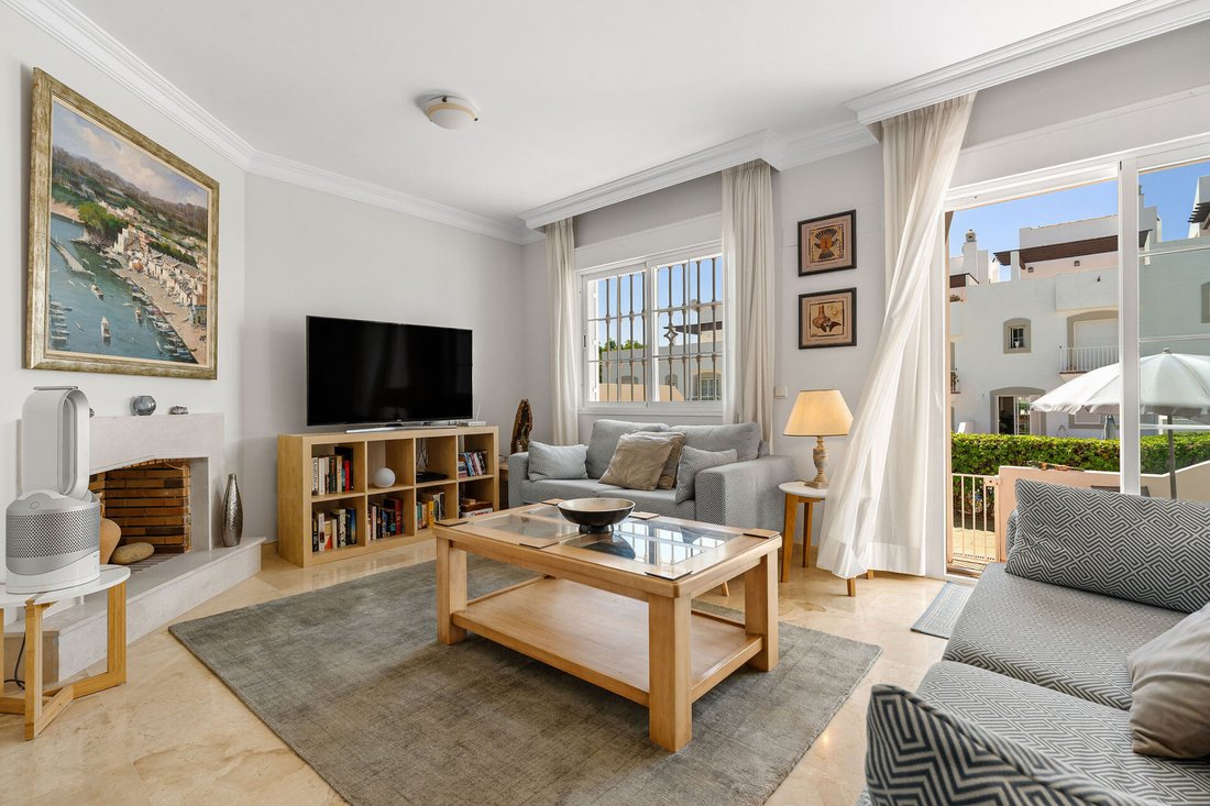 Townhouse in Nueva Andalucia, Marbella, Spain 5 - 18574345