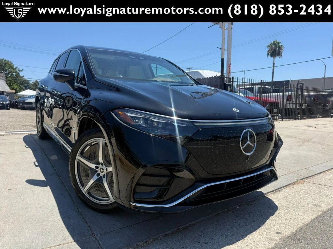 Suv in Van Nuys, CA, United States 1 - 18578372