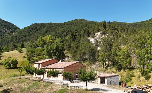 Villa in Die, Auvergne-Rhône-Alpes, France 1