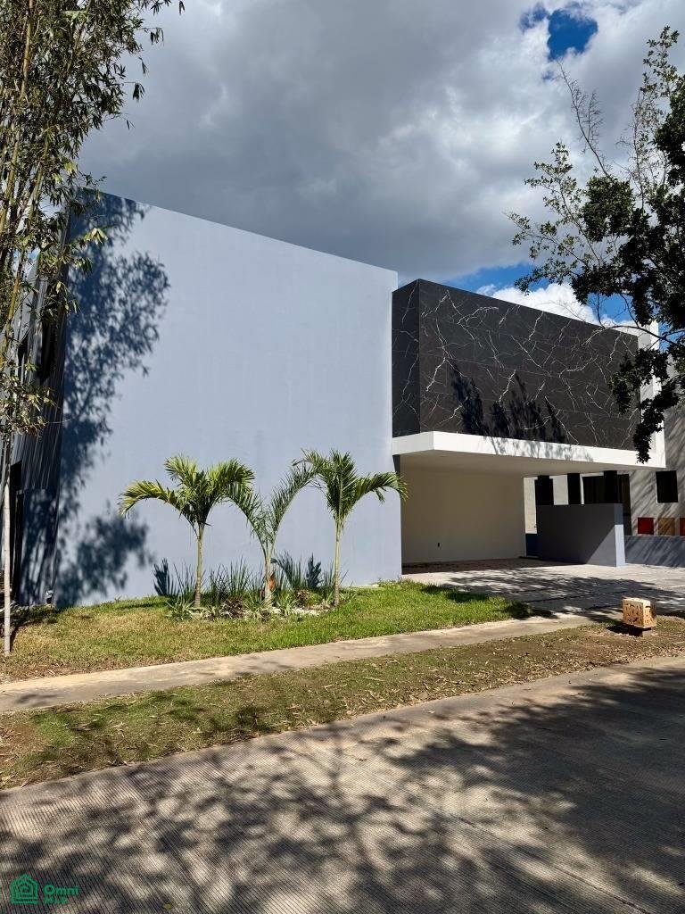 House in Yucatán Country Club, Yucatan, Mexico 2 - 18046737