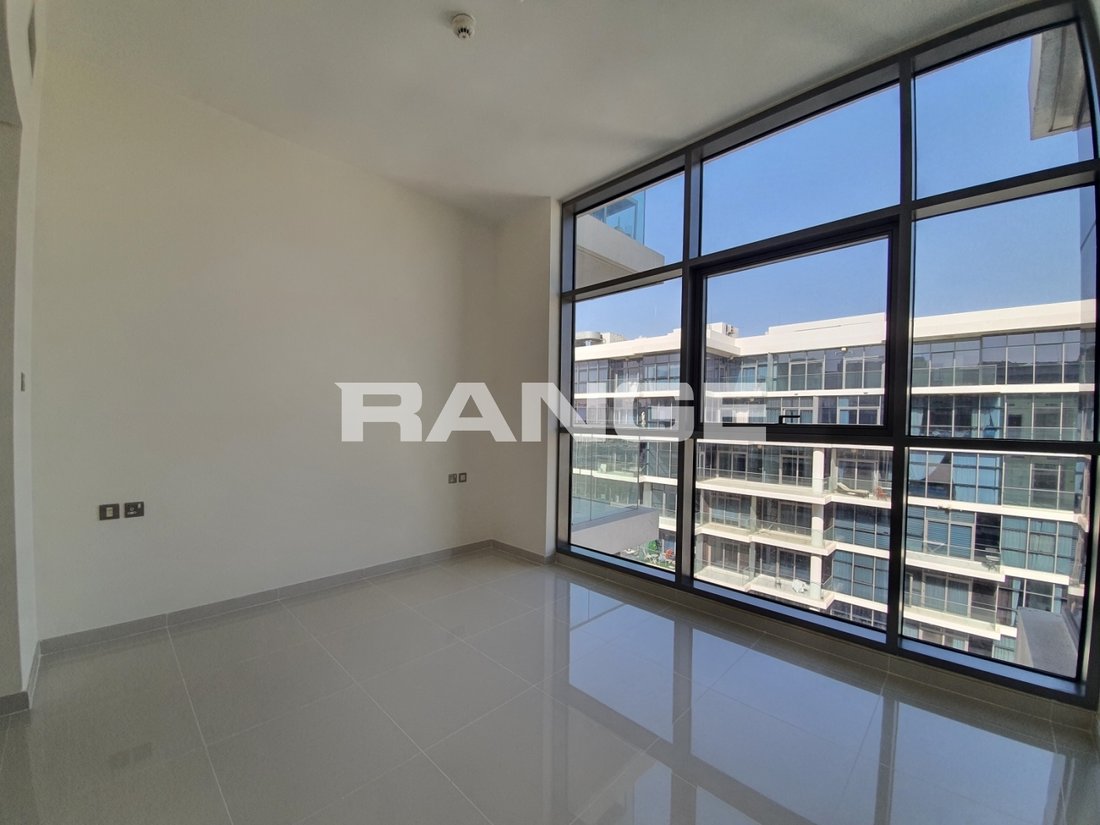 Apartment in Damac Hills, Dubai, United Arab Emirates 1 - 17526620