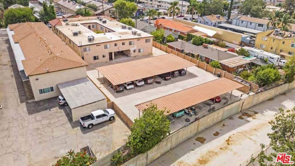 Santa Clarita, California, United States 3 - 18577054