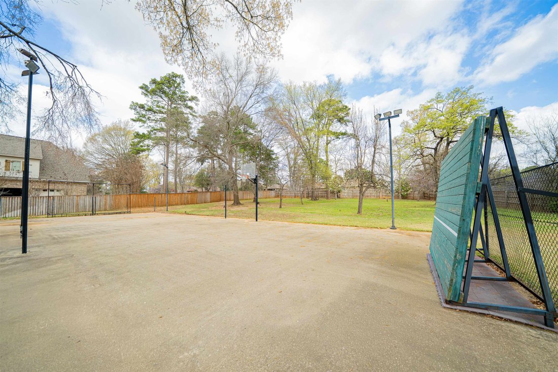 House in Longview, Texas, United States 2 - 17792366