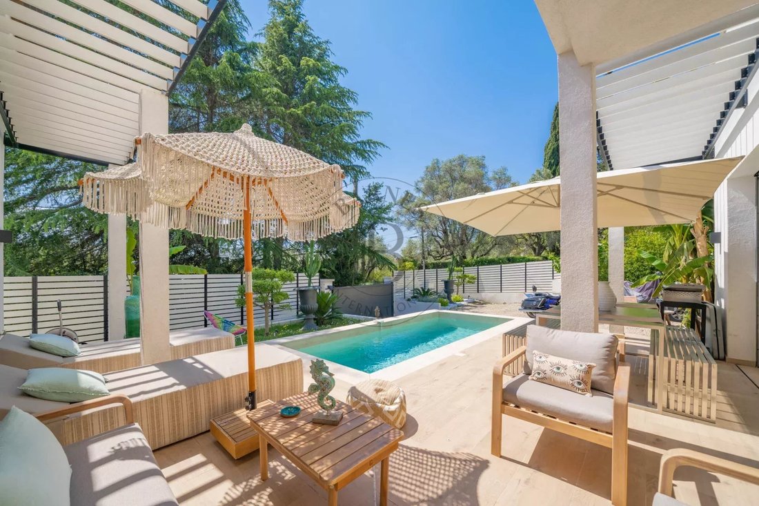 Villa in Mougins, Provence-Alpes-Côte d'Azur, France 1 - 17039070