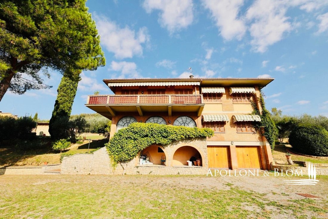 Villa in Poggibonsi, Tuscany, Italy 2 - 18577600