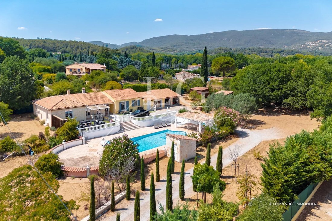 House in Fayence, Provence-Alpes-Côte d'Azur, France 1 - 18575081