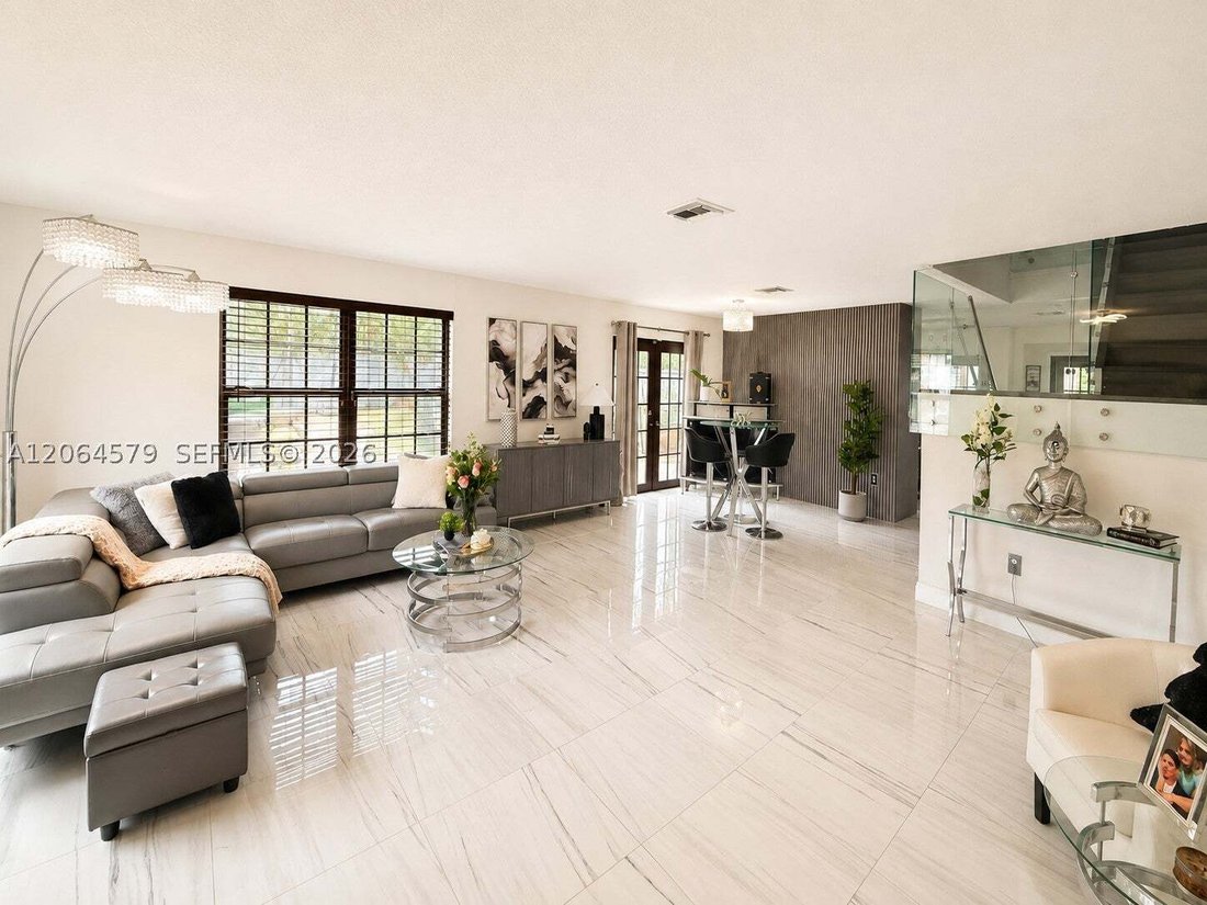 House in Hialeah, Florida, United States 3 - 18576889
