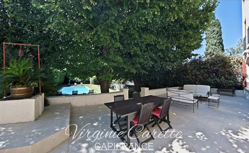 Maison à Granettes-Jauberte-Sainte Anne, Aix-en-Provence, France 1