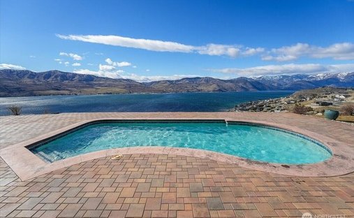 House in Chelan, Washington, United States 1