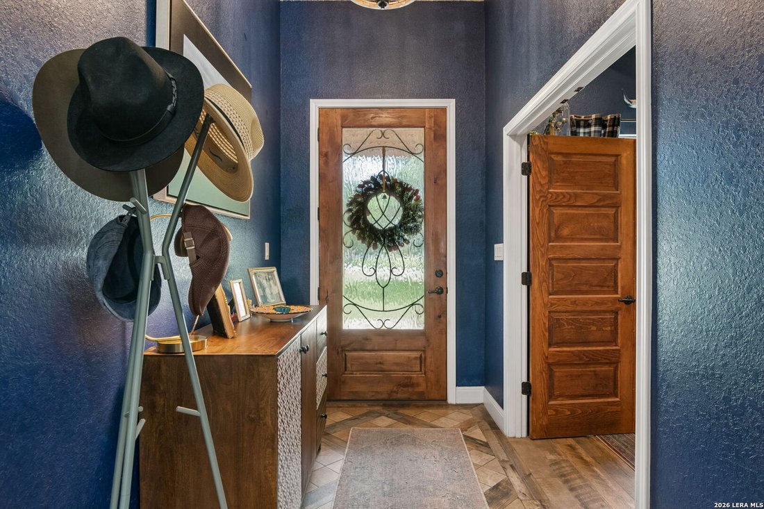 House in La Vernia, Texas, United States 5 - 18576324