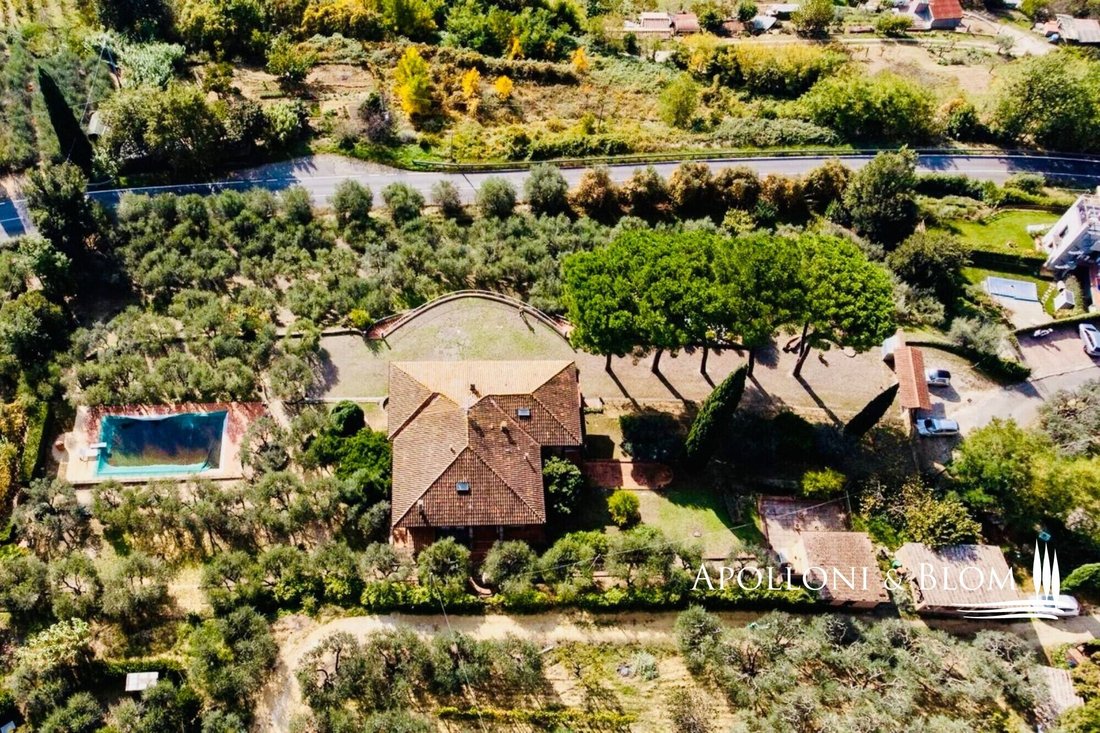 Villa in Poggibonsi, Tuscany, Italy 5 - 18577600