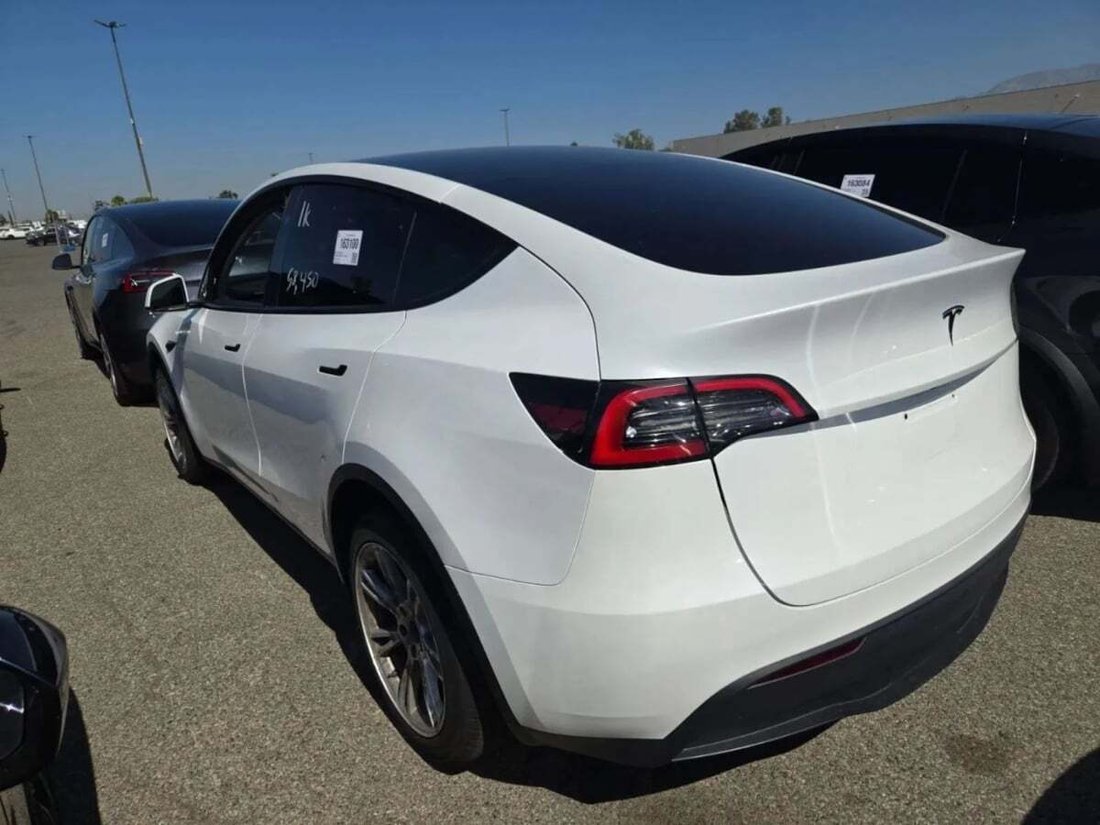 Suv in Newport Beach, CA, United States 4 - 18574602