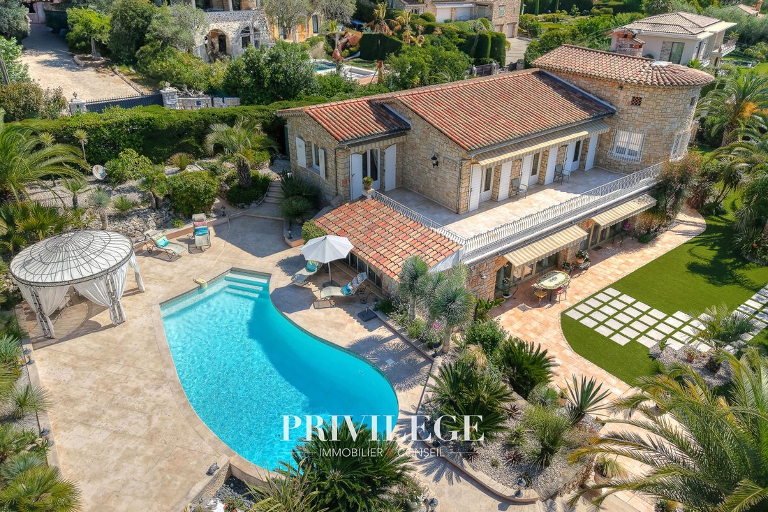 House in Mougins, Provence-Alpes-Côte d'Azur, France 1 - 18321940