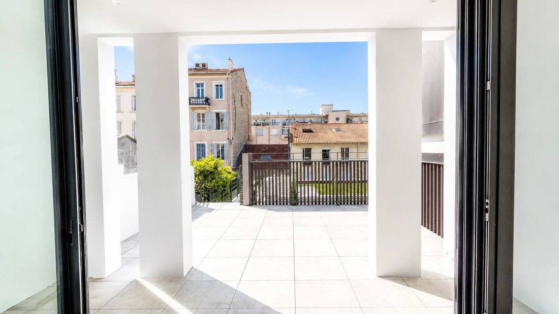 Townhouse in Saint Nicolas, Cannes, France 1 - 18575139