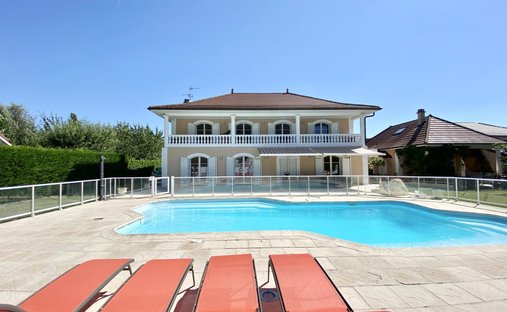 Haus in Ferney-Voltaire, Auvergne-Rhone-Alpen, Frankreich 1