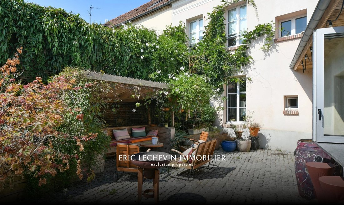 House in Montreuil-sur-Mer, Hauts-de-France, France 1 - 16677734