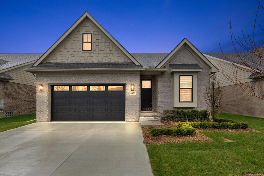 Maison à Troy, Michigan, États-Unis 1 - 18577058