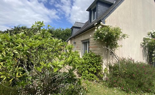House in Larmor-Baden, Brittany, France 1