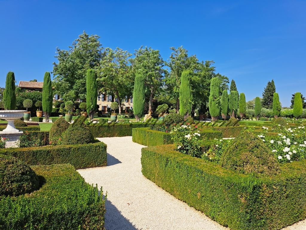 Estate in Saint-Rémy-de-Provence, Provence-Alpes-Côte d'Azur, France 1 - 18574968