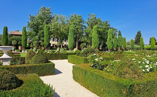 Estate in Saint-Rémy-de-Provence, Provence-Alpes-Côte d'Azur, France 1