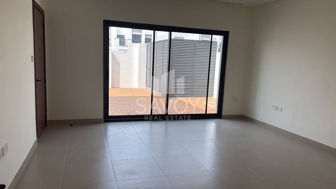 Villa in Al Shamkhah, Abu Dhabi Emirate, United Arab Emirates 3 - 18545557