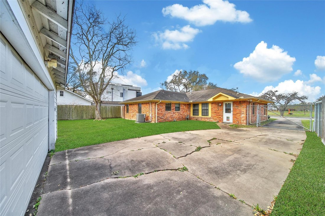 House in Houston, Texas, United States 5 - 18577974
