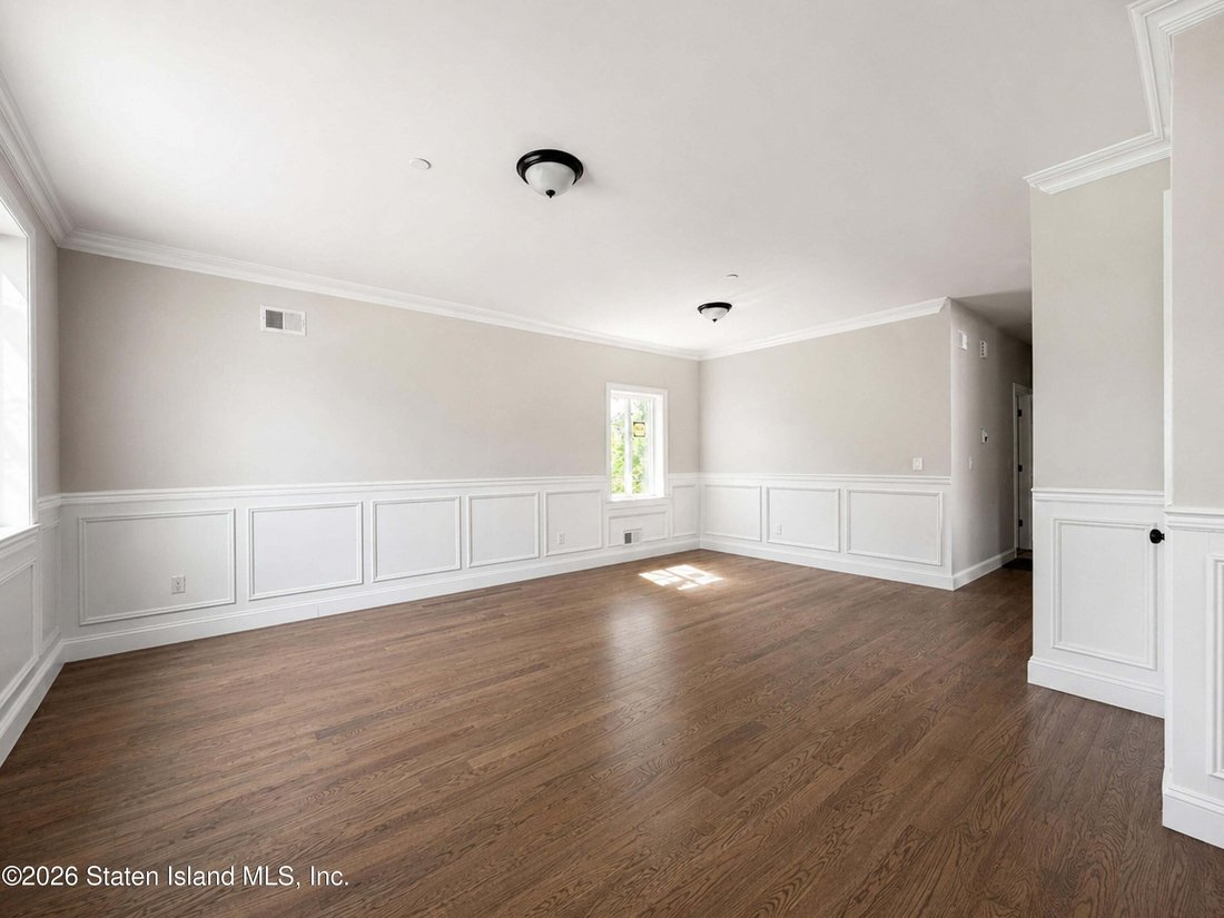 House in New York, New York, United States 4 - 18575958