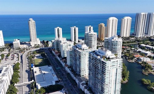 Condo in Golden Beach, Florida, United States 1