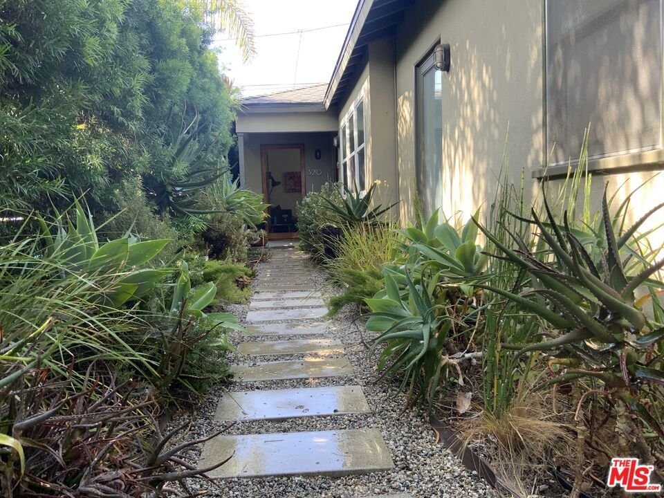 Los Angeles, California, United States 4 - 18577014