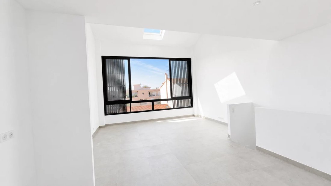 Apartment in Saint Nicolas, Cannes, France 3 - 18575142