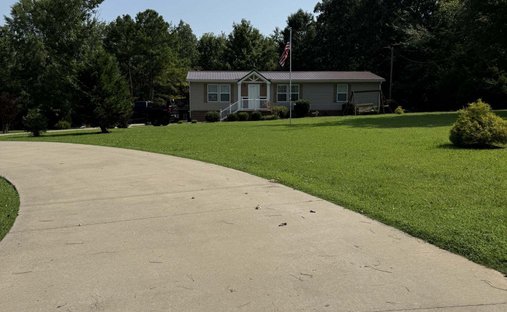 Land in McEwen, Tennessee, United States 1