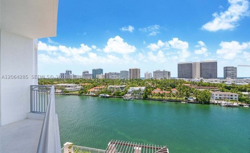 Condo in Bal Harbour, Florida, United States 1