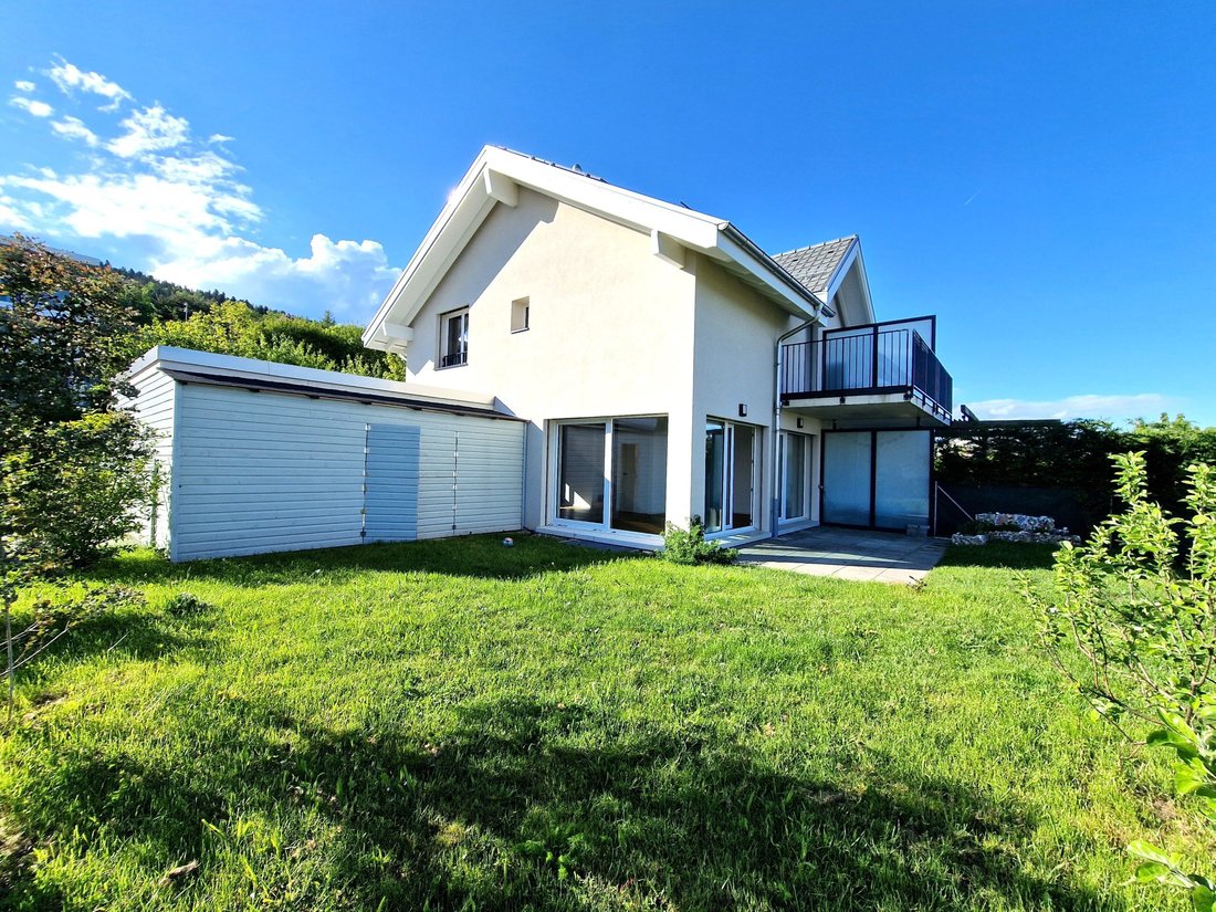 Villa in Arzier-Le Muids, Vaud, Switzerland 1 - 18576093
