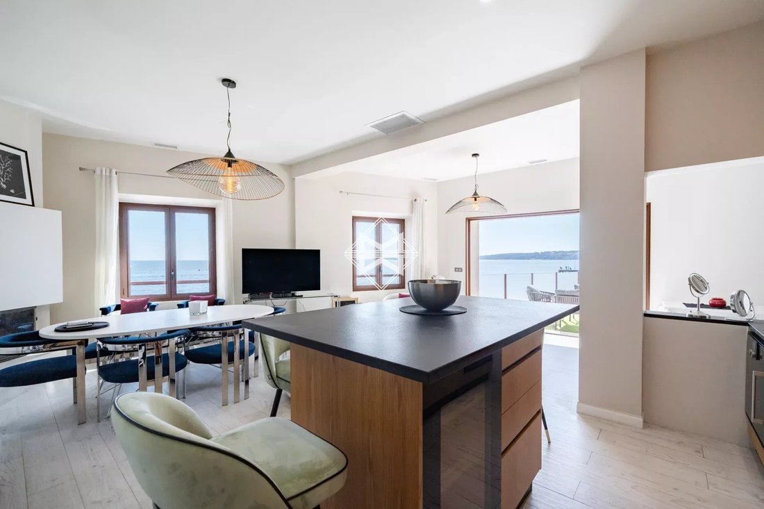 Villa in Cannes, Provence-Alpes-Côte d'Azur, France 2 - 10535920