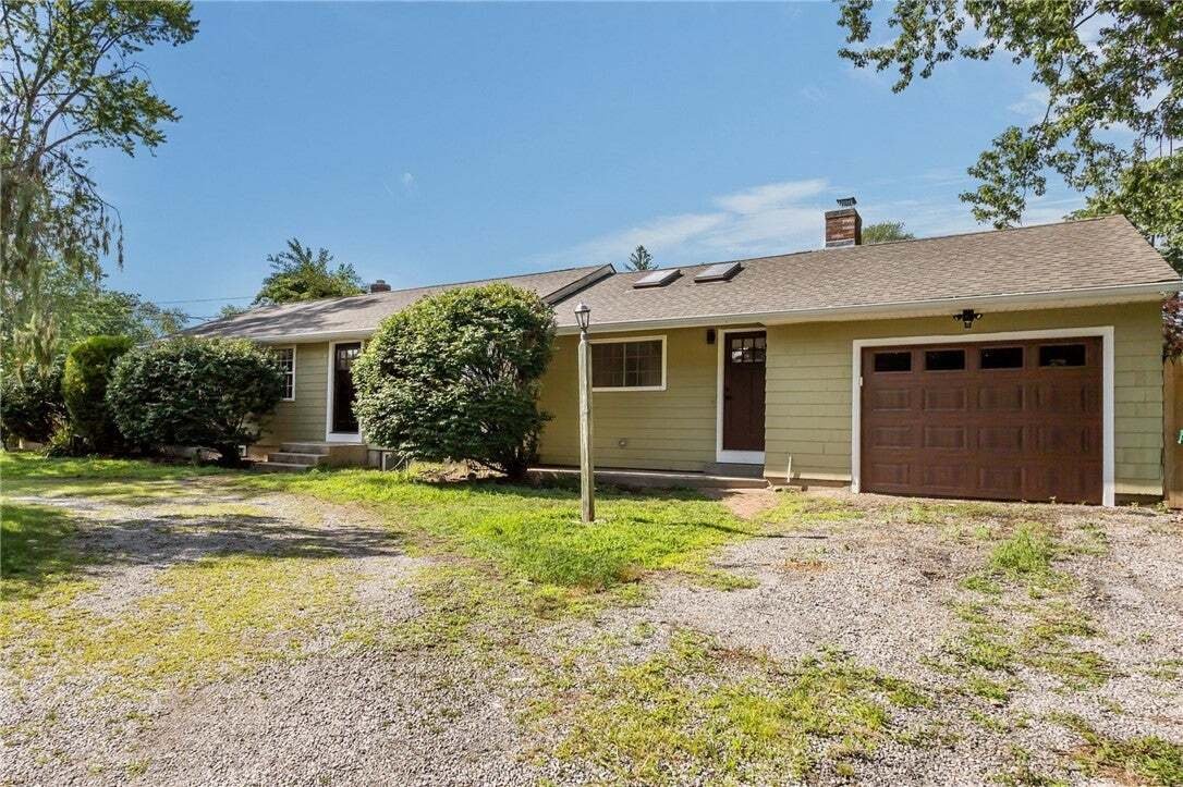 House in Warwick, Rhode Island, United States 1 - 18576034