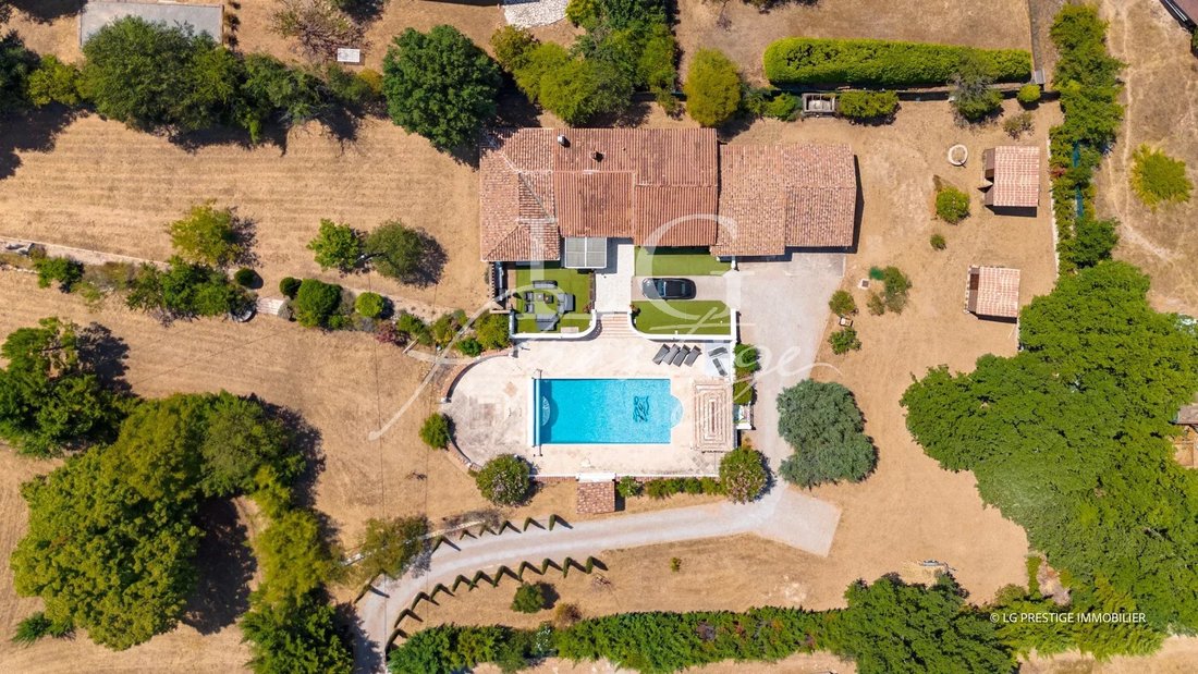 House in Fayence, Provence-Alpes-Côte d'Azur, France 2 - 18575081