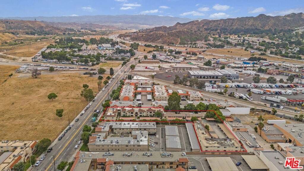 Castaic, California, United States 1 - 18577018