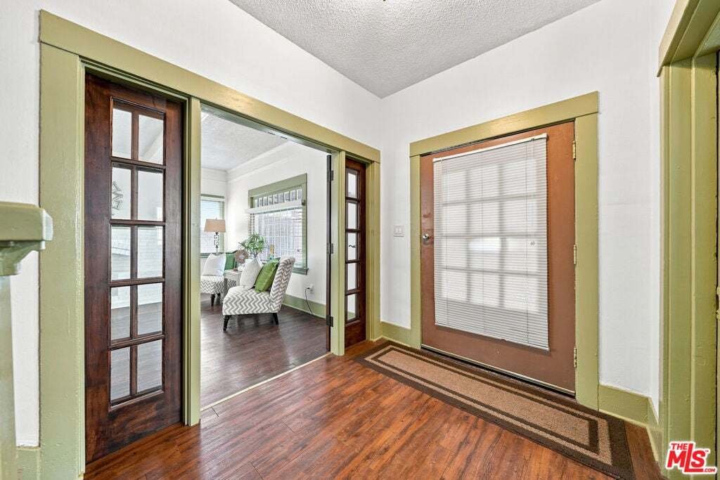 Los Angeles, California, United States 2 - 18577028