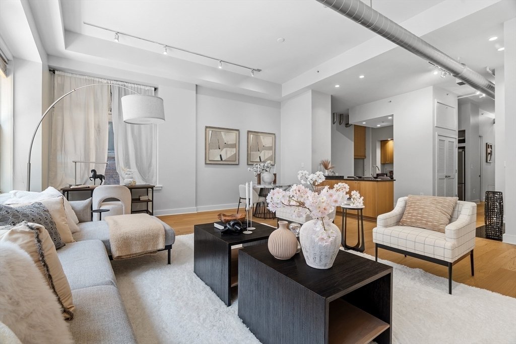 Condo in Boston, Massachusetts, United States 4 - 18574351