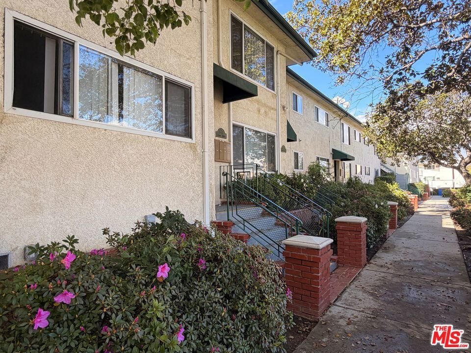 Los Angeles, California, United States 4 - 18577046