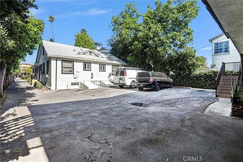 Altadena, California, United States 4 - 18577251