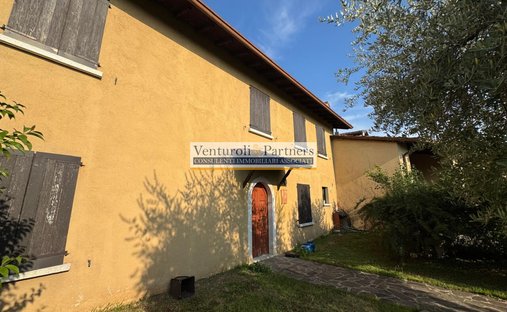 Estate in San Felice del Benaco, Lombardy, Italy 1