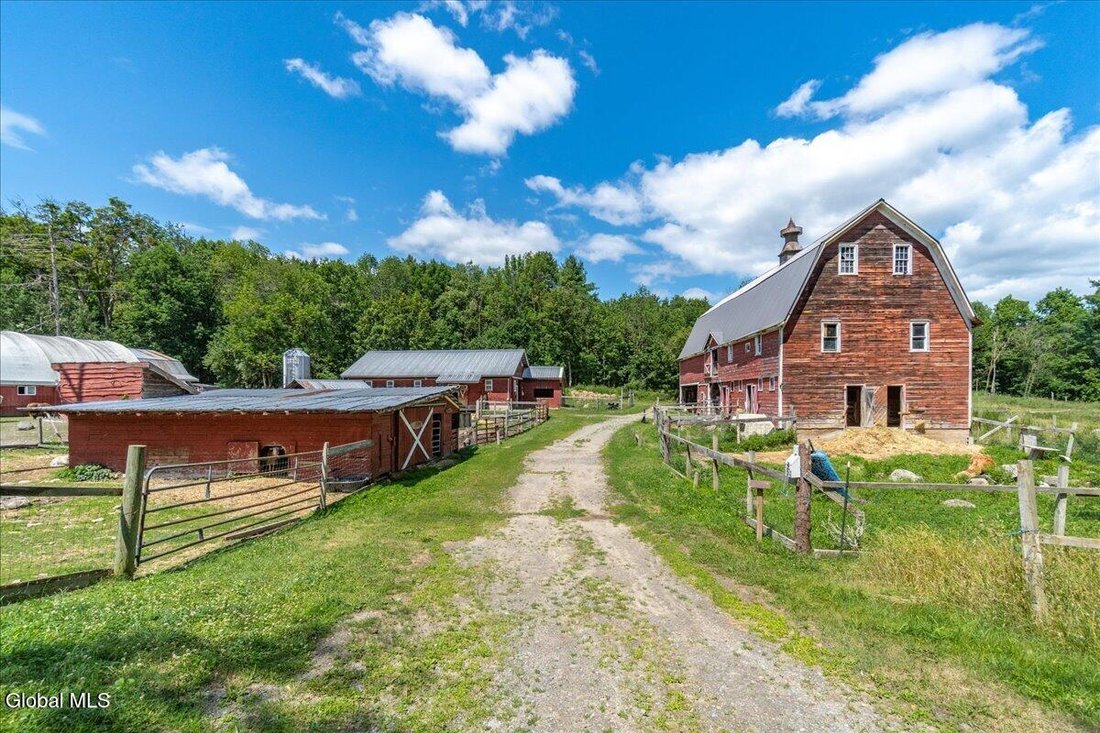 House in Warrensburg, New York, United States 1 - 18574384