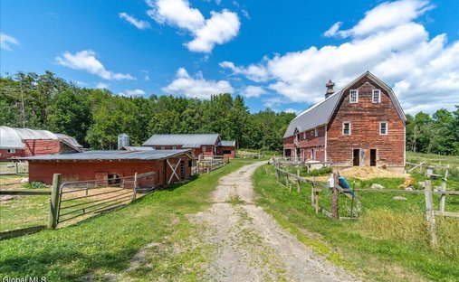House in Warrensburg, New York, United States 1