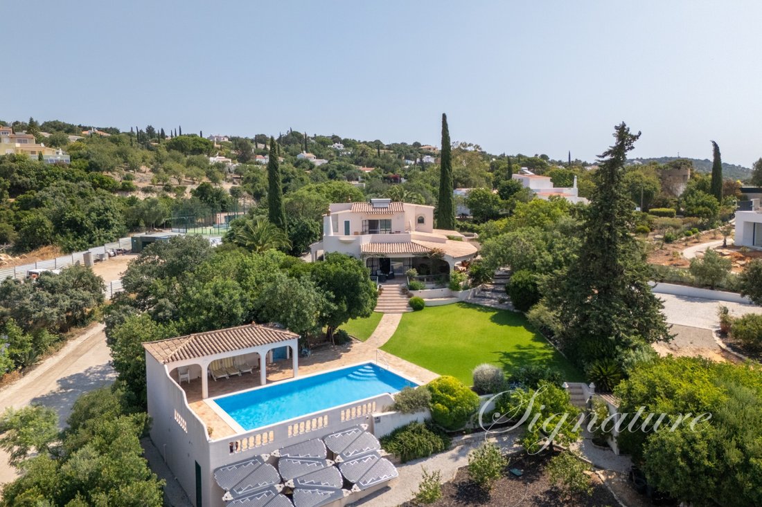 Villa in Santa Barbara de Nexe, Algarve, Portugal 1 - 18578007