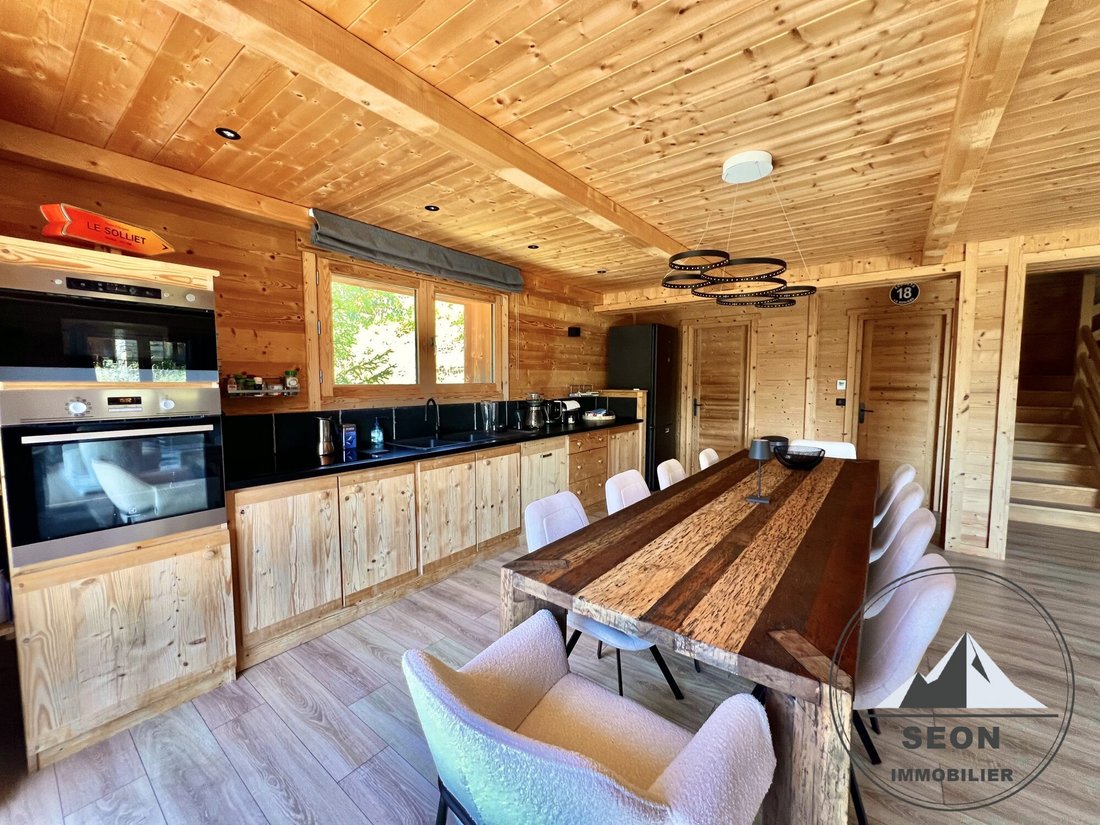 Chalet in Montvalezan, Auvergne-Rhône-Alpes, France 4 - 18578728