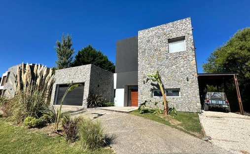 House in Pinamar, Buenos Aires Province, Argentina 1