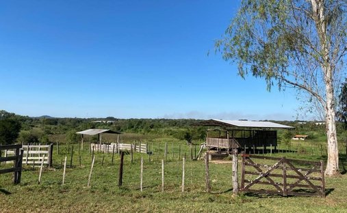 Land in Luque, Departamento Central, Paraguay 1