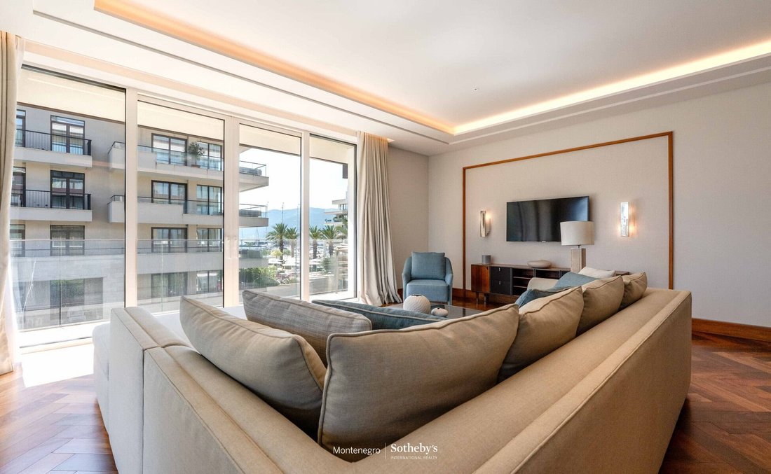 Apartment in Tivat, Tivat Municipality, Montenegro 4 - 18574960