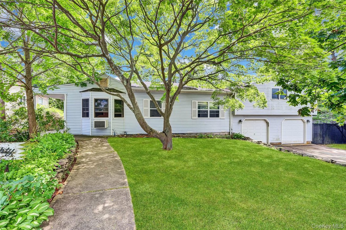 House in Lake Ronkonkoma, New York, United States 1 - 18577736